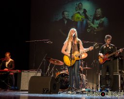 Joanne Shaw Taylor at Bluestracje 2013 (11)